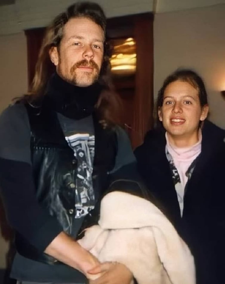 Francesca Hetfield worked as a costume designer for the band in 1992